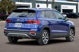 Used 2022 Volkswagen Taos SE w/ Panoramic Sunroof Package image 4