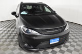 Used 2020 Chrysler Pacifica Touring-L w/ S Appearance Package image 3