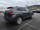 Used 2017 Jeep Cherokee Limited image 3