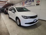Used 2017 Chrysler Pacifica Touring image 2