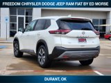 Used 2023 Nissan Rogue SV image 3