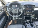 Used 2022 Volvo XC40 T5 Momentum w/ Premium Package image 2