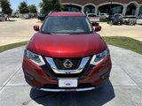 Used 2020 Nissan Rogue SV image 2