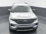 Used 2020 Ford Explorer XLT w/ Equipment Group 202A image 5