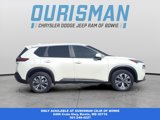 Used 2023 Nissan Rogue SV image 2
