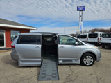 Used 2015 Toyota Sienna XLE image 2