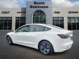Used 2020 Tesla Model 3 Standard Range Plus image 3
