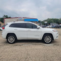 Used 2017 Jeep Cherokee Overland image 4