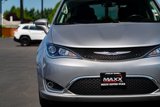 Used 2020 Chrysler Pacifica Touring-L image 5