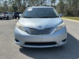 Used 2016 Toyota Sienna LE image 2