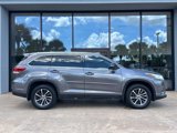 Used 2019 Toyota Highlander XLE image 2