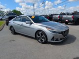 Used 2021 Hyundai Elantra Limited image 2