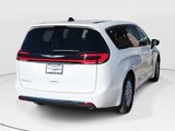 New 2025 Chrysler Pacifica Select image 3