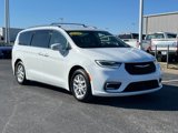 Used 2021 Chrysler Pacifica Touring-L image 2