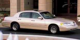 2002 Lincoln Town Car