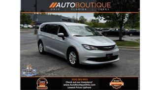 Used 2023 Chrysler Voyager LX image 1