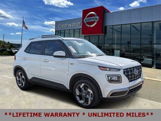 Used 2023 Hyundai Venue SEL image 1