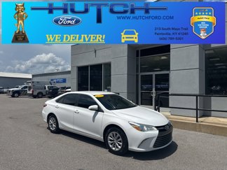 Used 2017 Toyota Camry LE image 1
