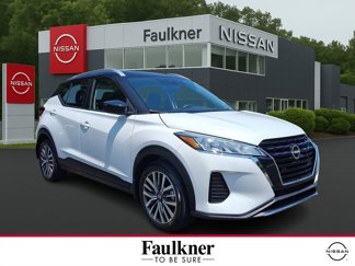 Certified 2023 Nissan Kicks SV image 1