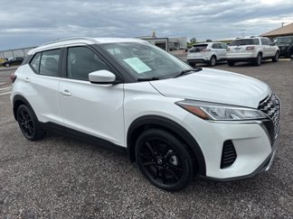 Used 2023 Nissan Kicks SV image 1