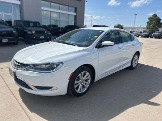 Used 2016 Chrysler 200 Limited image 1