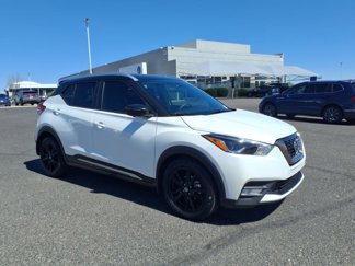 Used 2019 Nissan Kicks SR image 1