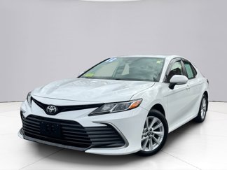 Used 2022 Toyota Camry LE image 1