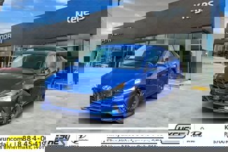 Used 2023 Hyundai Elantra SEL image 1