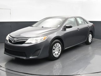 Used 2014 Toyota Camry LE image 1