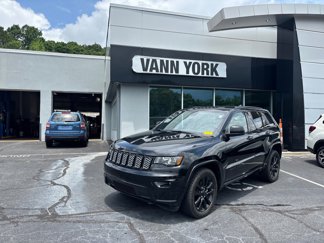 Used 2019 Jeep Grand Cherokee Altitude image 1