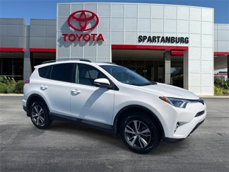 Used 2017 Toyota RAV4 XLE image 1