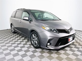 Used 2018 Toyota Sienna SE image 1