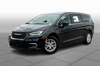 Used 2023 Chrysler Pacifica Touring-L image 1