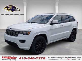 Used 2017 Jeep Grand Cherokee Altitude image 1
