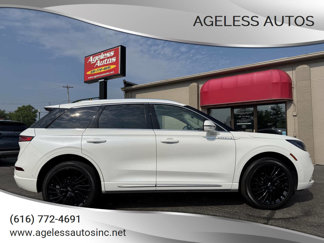 Used 2021 Lincoln Corsair Reserve image 1