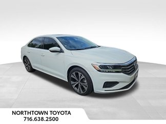 Used 2022 Volkswagen Passat 2.0T SE image 1