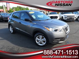 Used 2020 Nissan Kicks S image 1