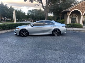 Used 2021 Toyota Camry SE image 1