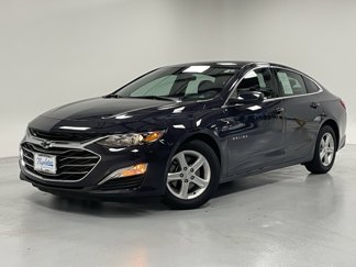 Used 2025 Chevrolet Malibu LS image 1