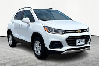 Used 2020 Chevrolet Trax LT w/ Sun & Sound Package image 1