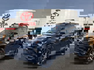 Used 2018 Toyota RAV4 XLE image 1