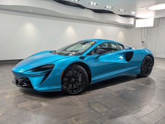 Used 2023 McLaren Artura image 1