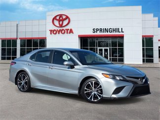 Used 2018 Toyota Camry SE image 1