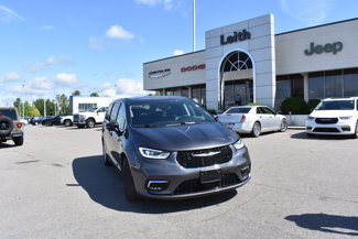 Used 2023 Chrysler Pacifica Touring-L image 1