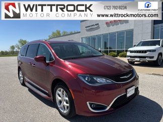 Used 2017 Chrysler Pacifica Touring-L Plus w/ Advanced Safetytec Group image 1