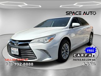 Used 2017 Toyota Camry LE image 1