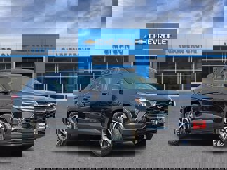 New 2025 Chevrolet Trax RS w/ Driver Confidence Package image 1