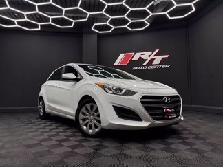 Used 2017 Hyundai Elantra GT image 1
