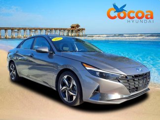 Certified 2023 Hyundai Elantra Limited w/ Preferred Accessory Package image 1