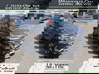 Used 2017 Hyundai Santa Fe SE image 1